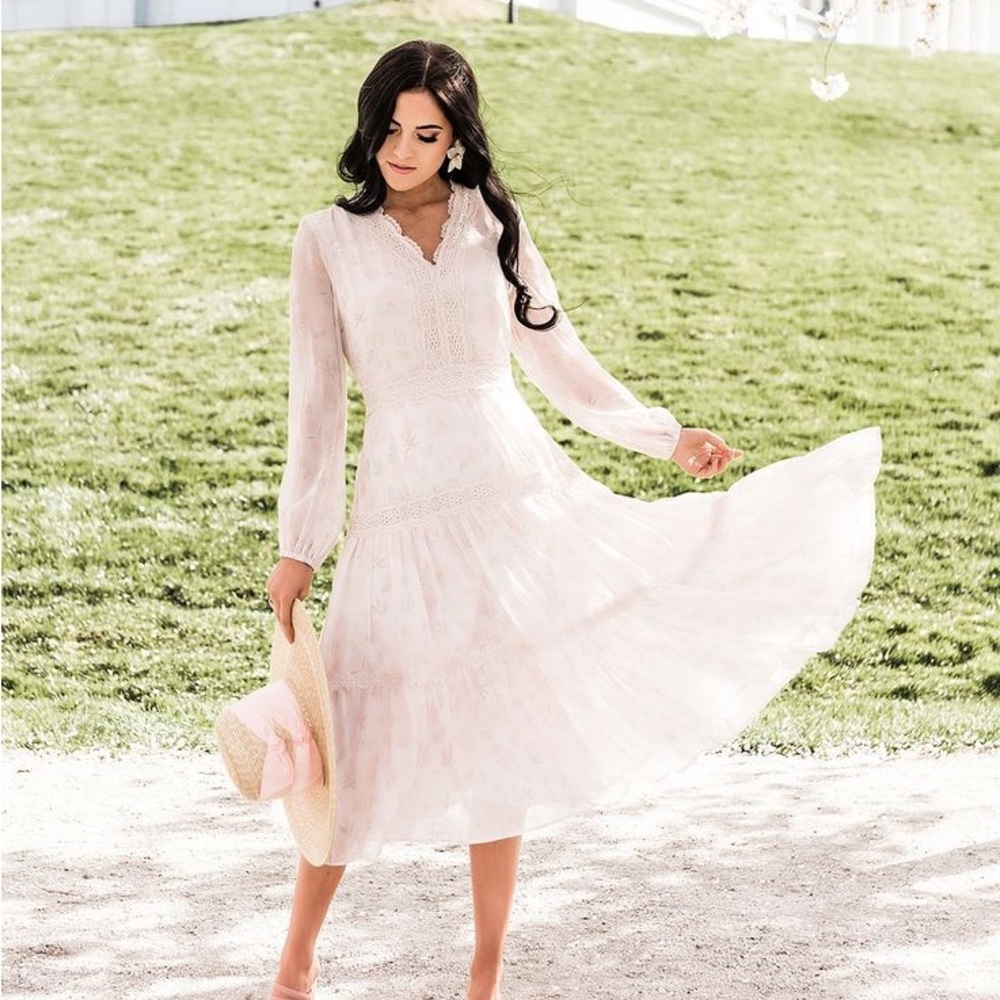 Rachel Parcell floral light pink lace dress
